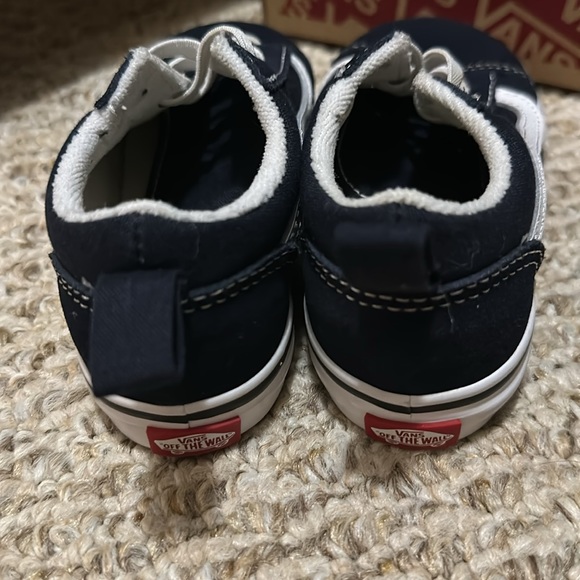 Toddler size 10 - old Skool Elas vans size - Picture 3 of 4